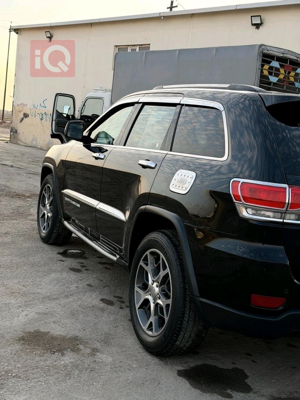 جيب جراند شيروكي